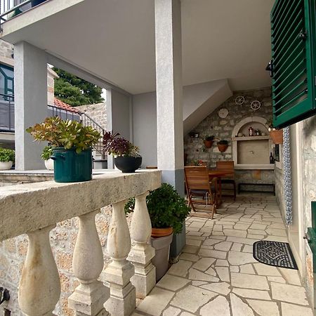 Apartment Simon - Old Stone Charm, Central Bol Life Buitenkant foto