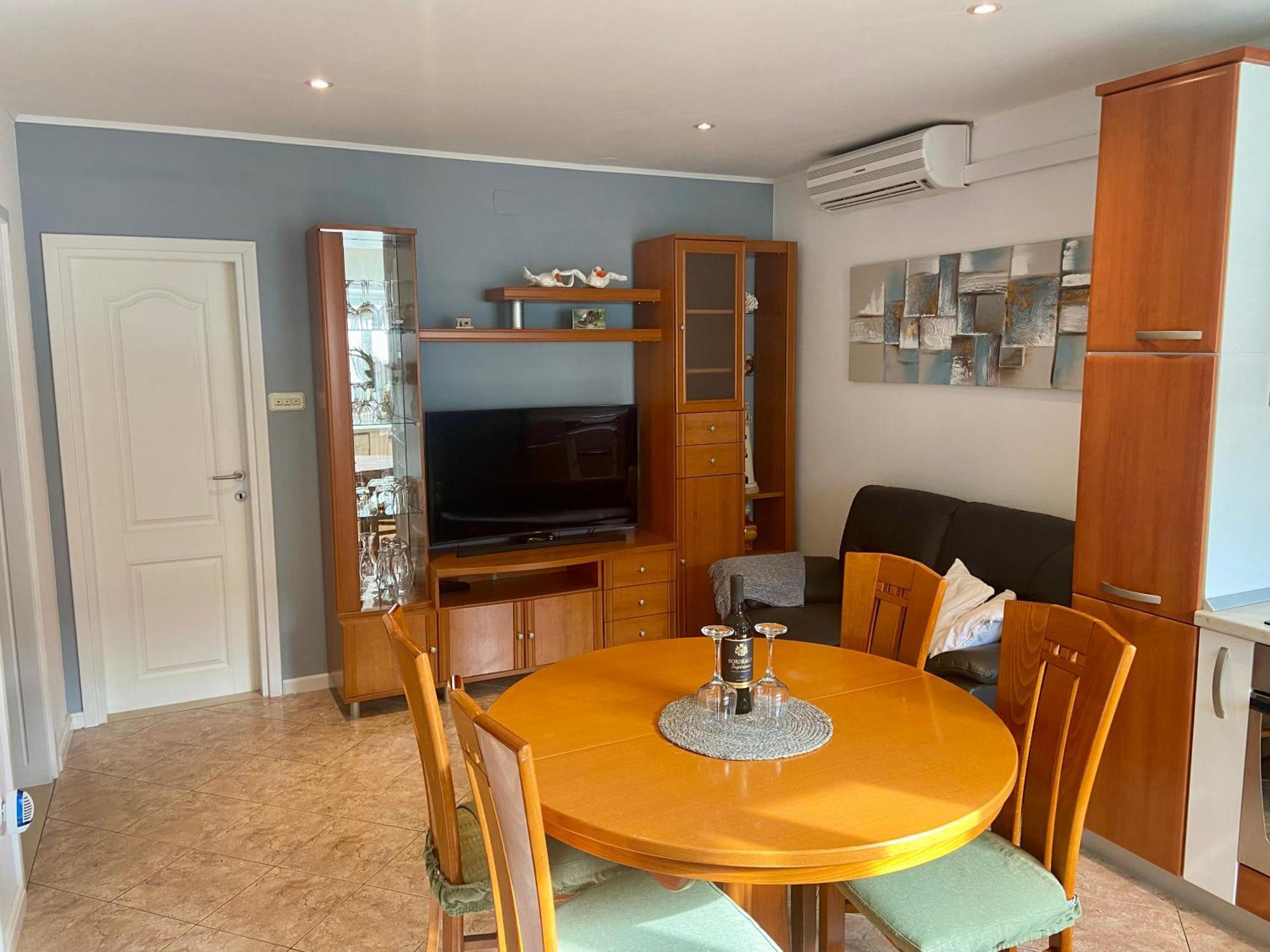 Apartment Simon - Old Stone Charm, Central Bol Life Buitenkant foto