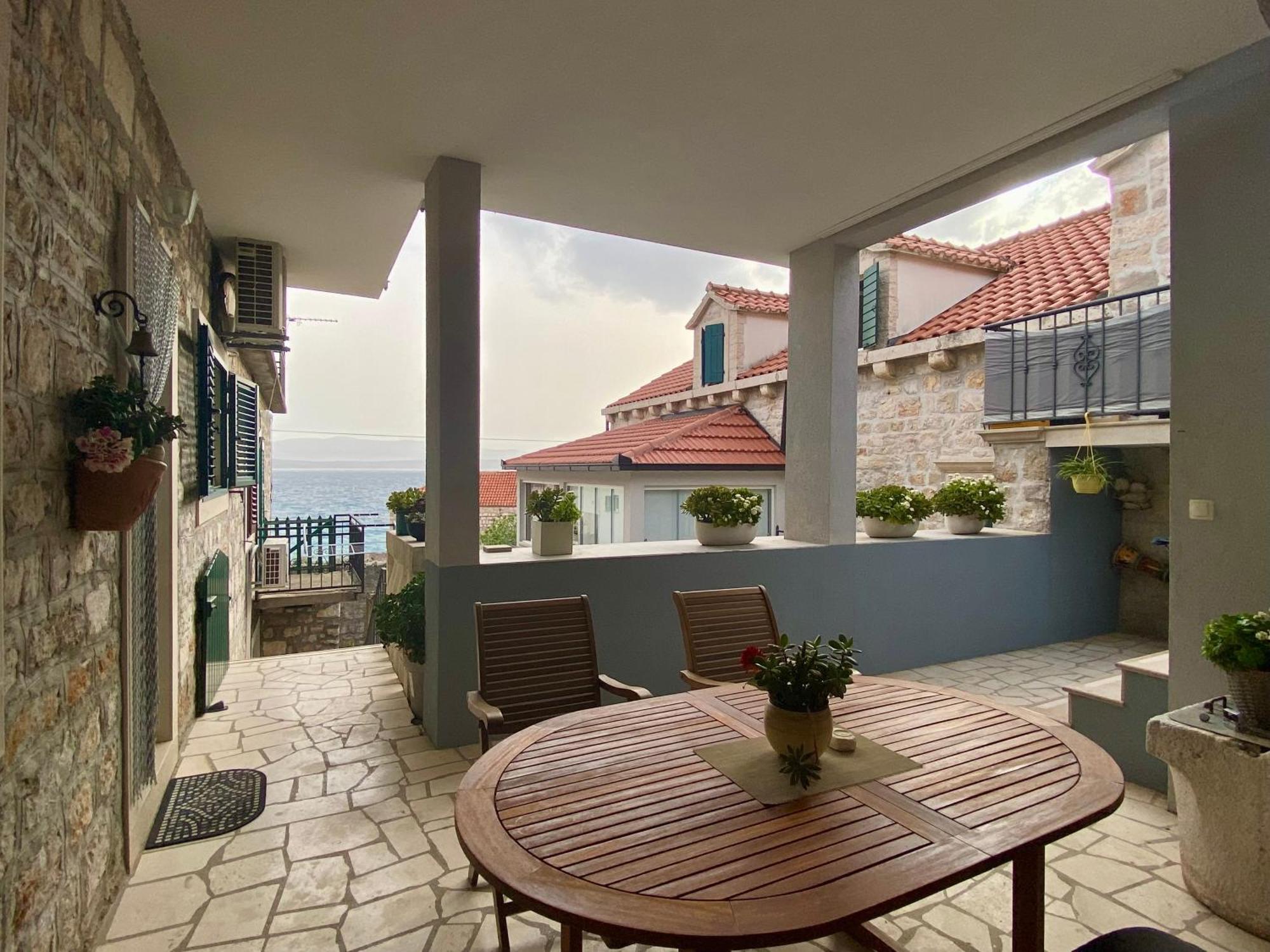 Apartment Simon - Old Stone Charm, Central Bol Life Buitenkant foto