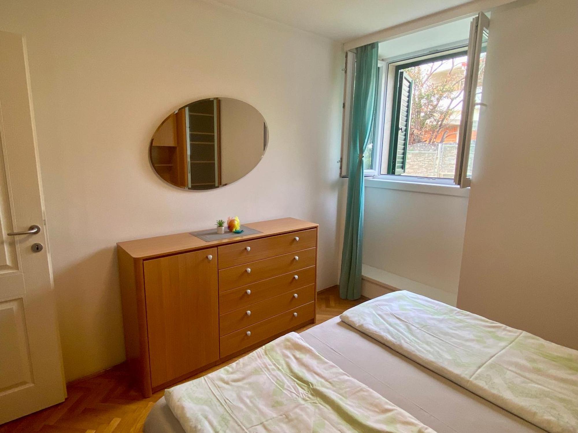 Apartment Simon - Old Stone Charm, Central Bol Life Buitenkant foto