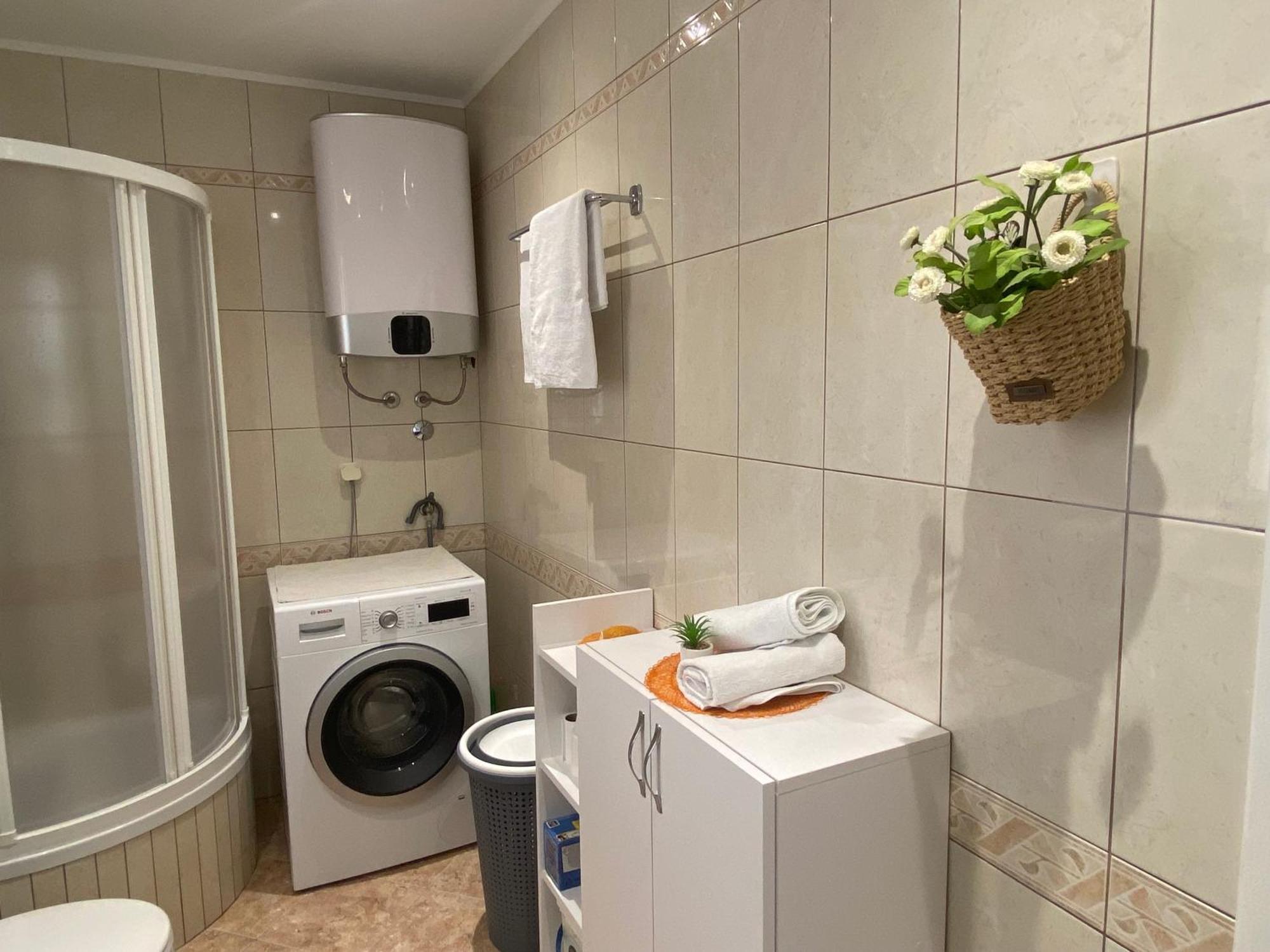 Apartment Simon - Old Stone Charm, Central Bol Life Buitenkant foto