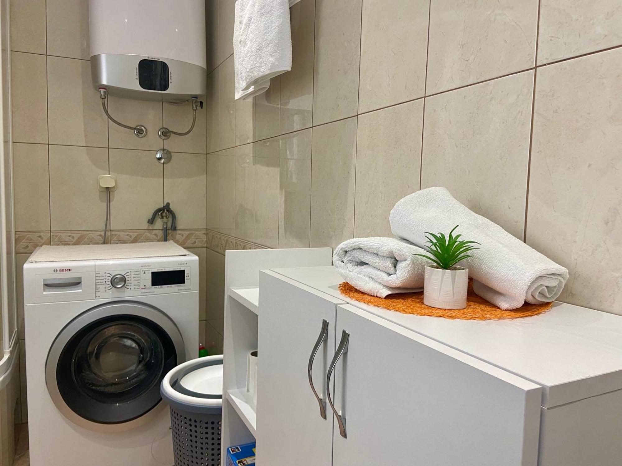 Apartment Simon - Old Stone Charm, Central Bol Life Buitenkant foto