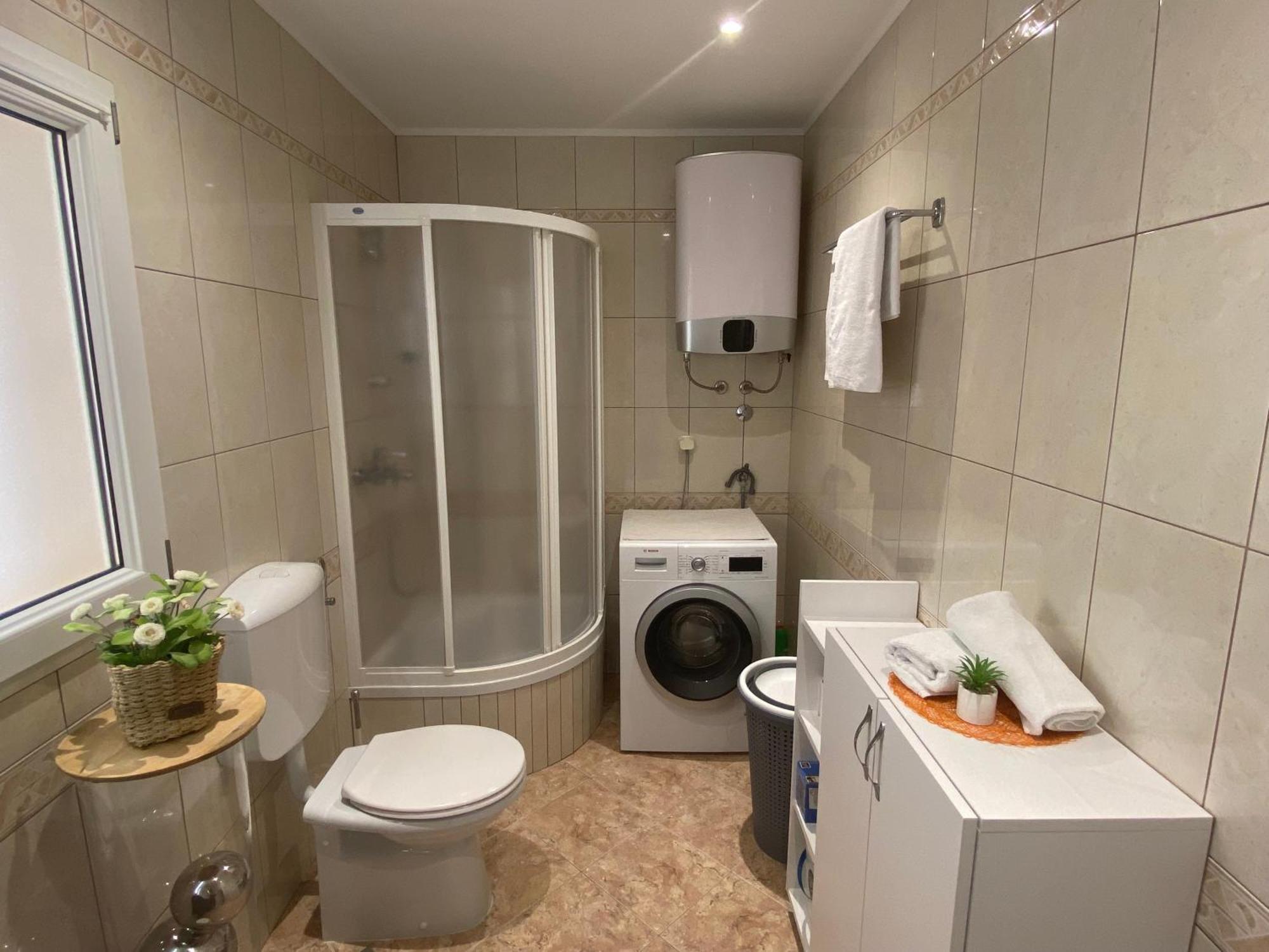 Apartment Simon - Old Stone Charm, Central Bol Life Buitenkant foto